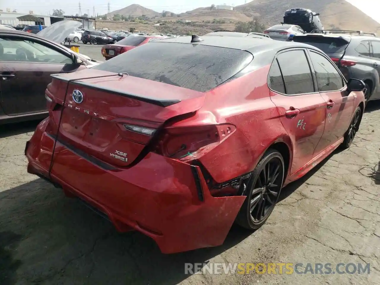 4 Photograph of a damaged car 4T1K31AK3MU020906 TOYOTA CAMRY 2021