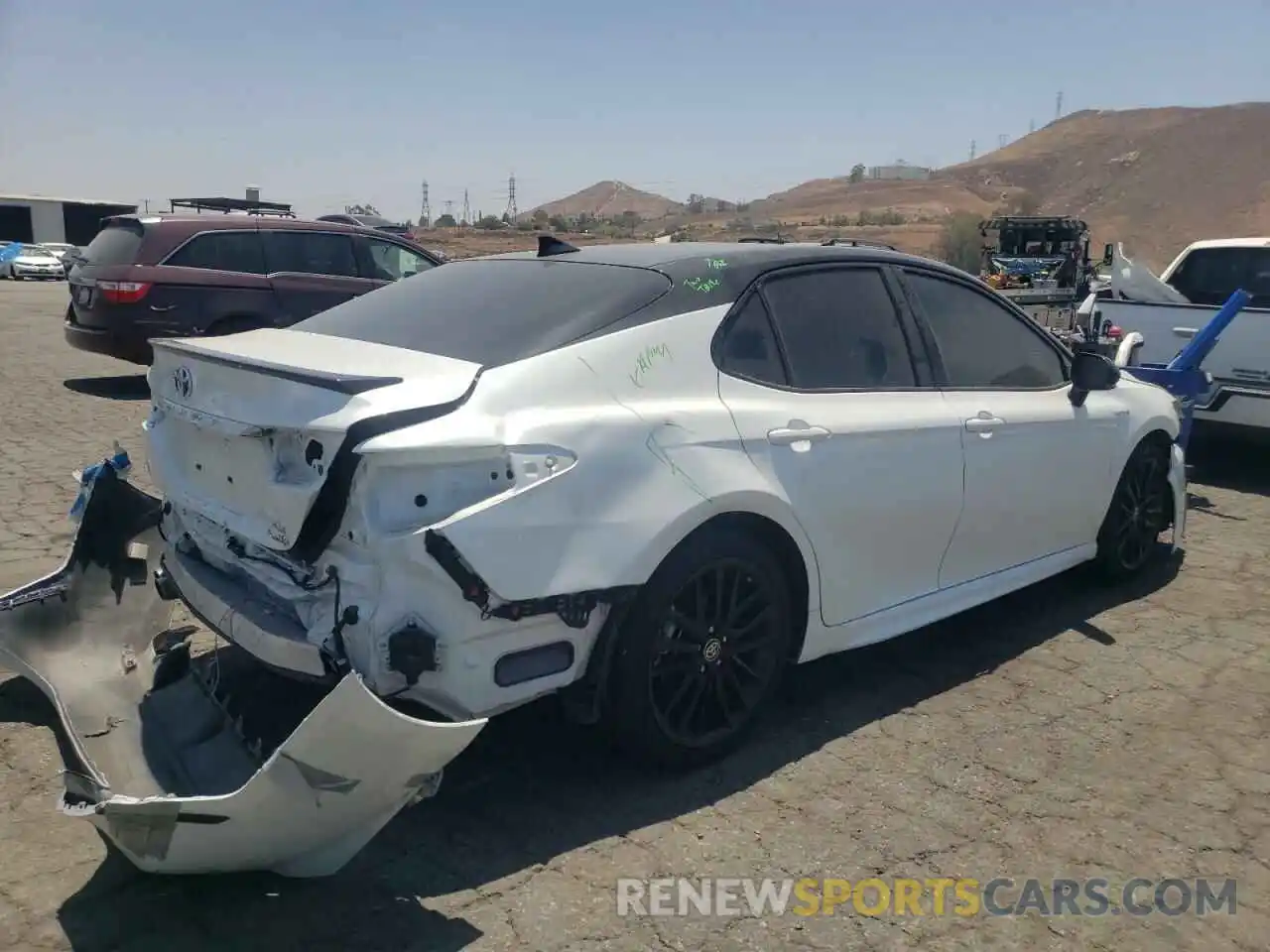 4 Photograph of a damaged car 4T1K31AK3MU024504 TOYOTA CAMRY 2021