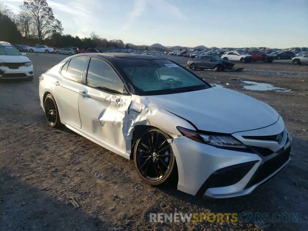 1 Photograph of a damaged car 4T1K31AK3MU024664 TOYOTA CAMRY 2021