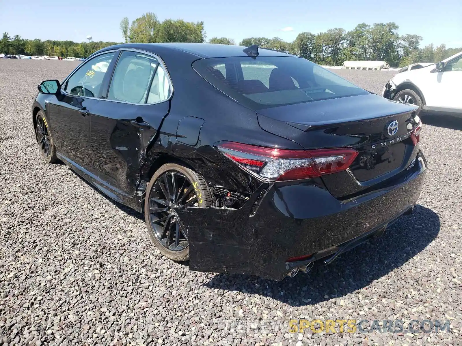 3 Photograph of a damaged car 4T1K31AK3MU546503 TOYOTA CAMRY 2021