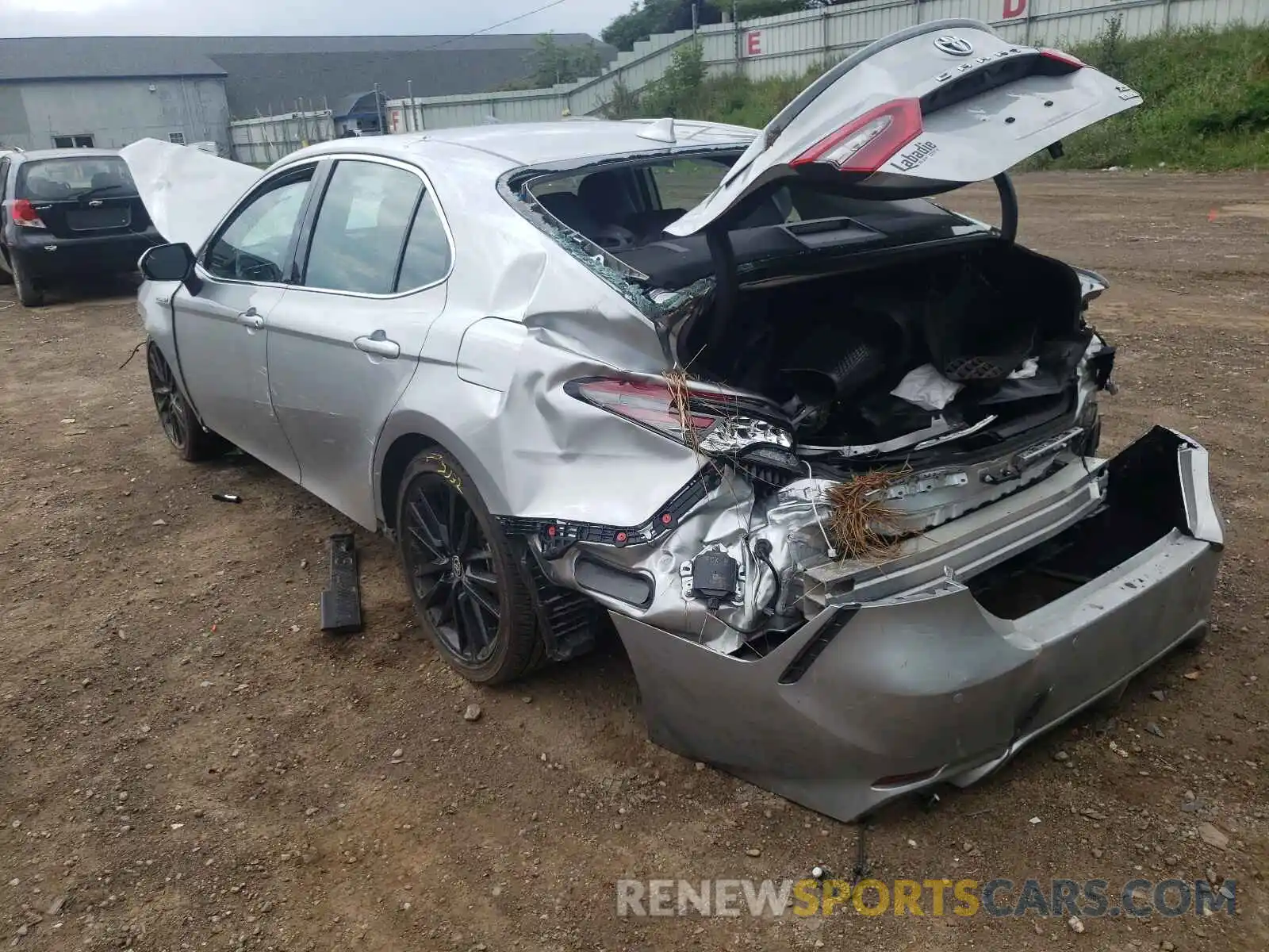 3 Photograph of a damaged car 4T1K31AK3MU550499 TOYOTA CAMRY 2021