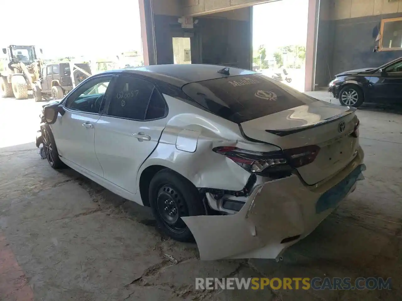 3 Photograph of a damaged car 4T1K31AK4MU020087 TOYOTA CAMRY 2021