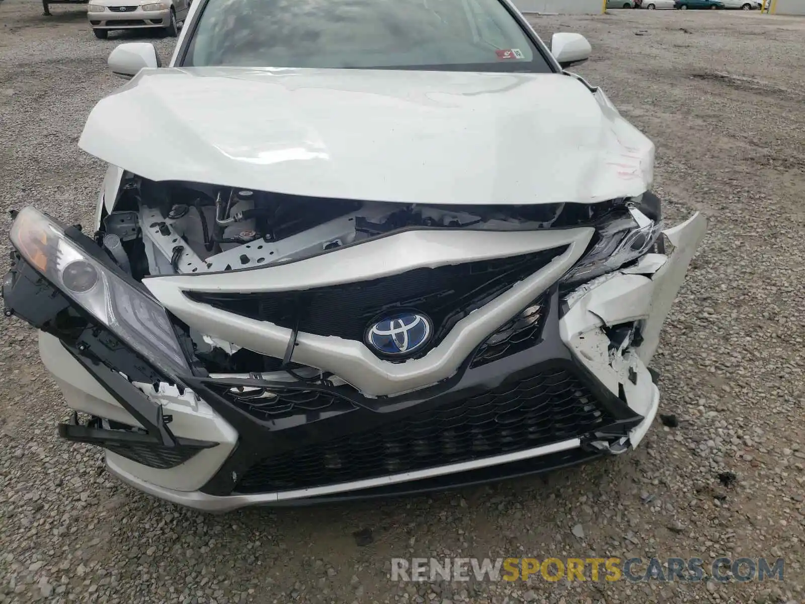 9 Photograph of a damaged car 4T1K31AK4MU549989 TOYOTA CAMRY 2021