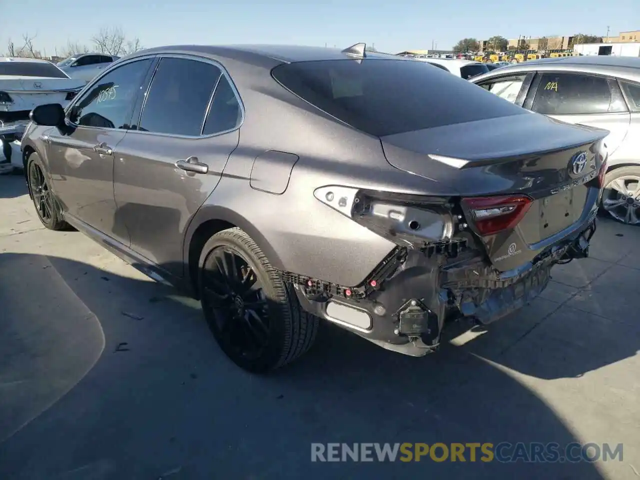 3 Photograph of a damaged car 4T1K31AK4MU565206 TOYOTA CAMRY 2021