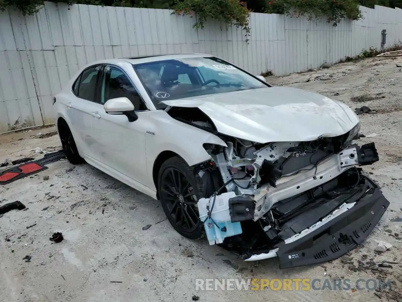 1 Photograph of a damaged car 4T1K31AK5MU024200 TOYOTA CAMRY 2021