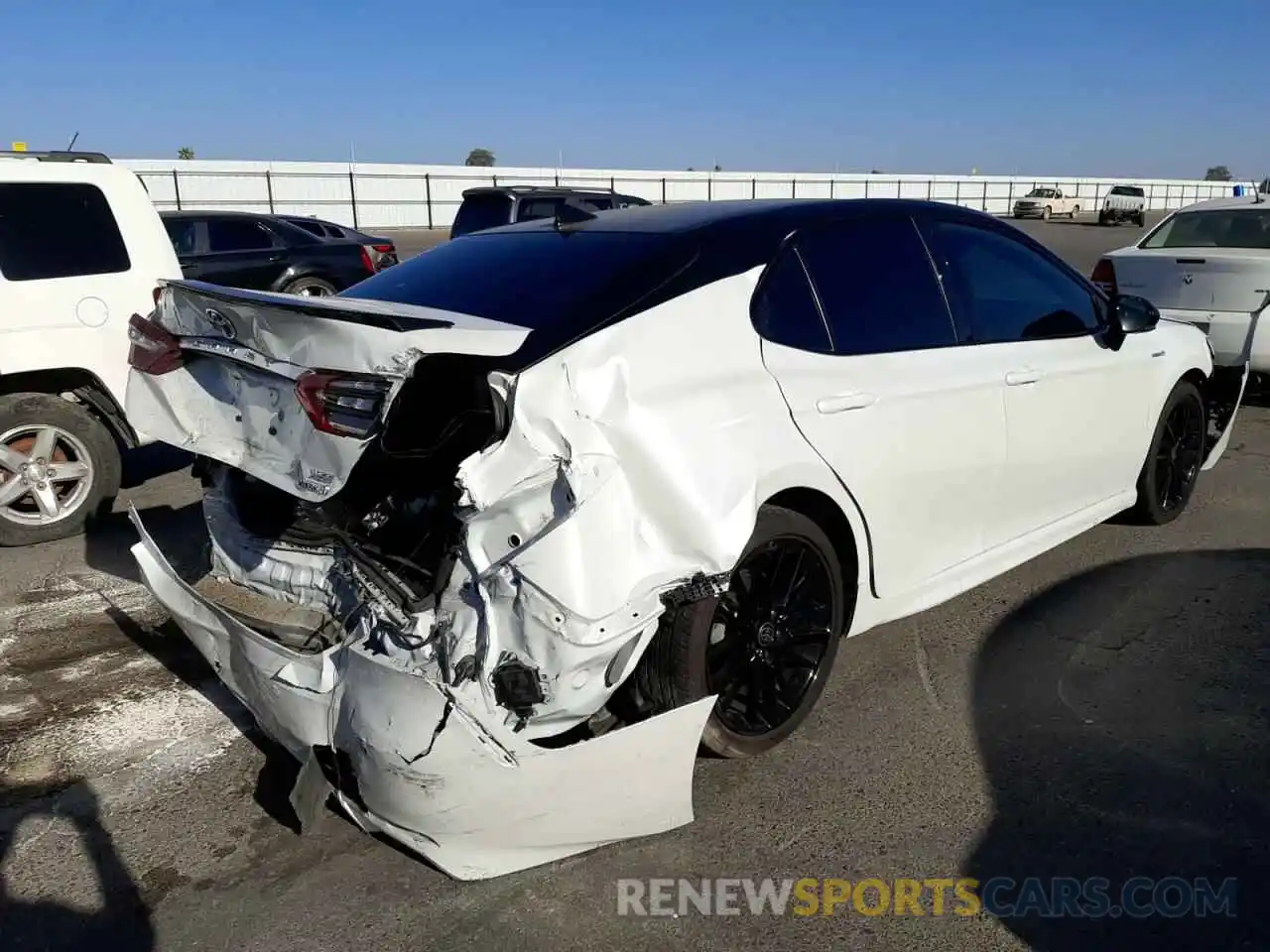 4 Photograph of a damaged car 4T1K31AK5MU027291 TOYOTA CAMRY 2021