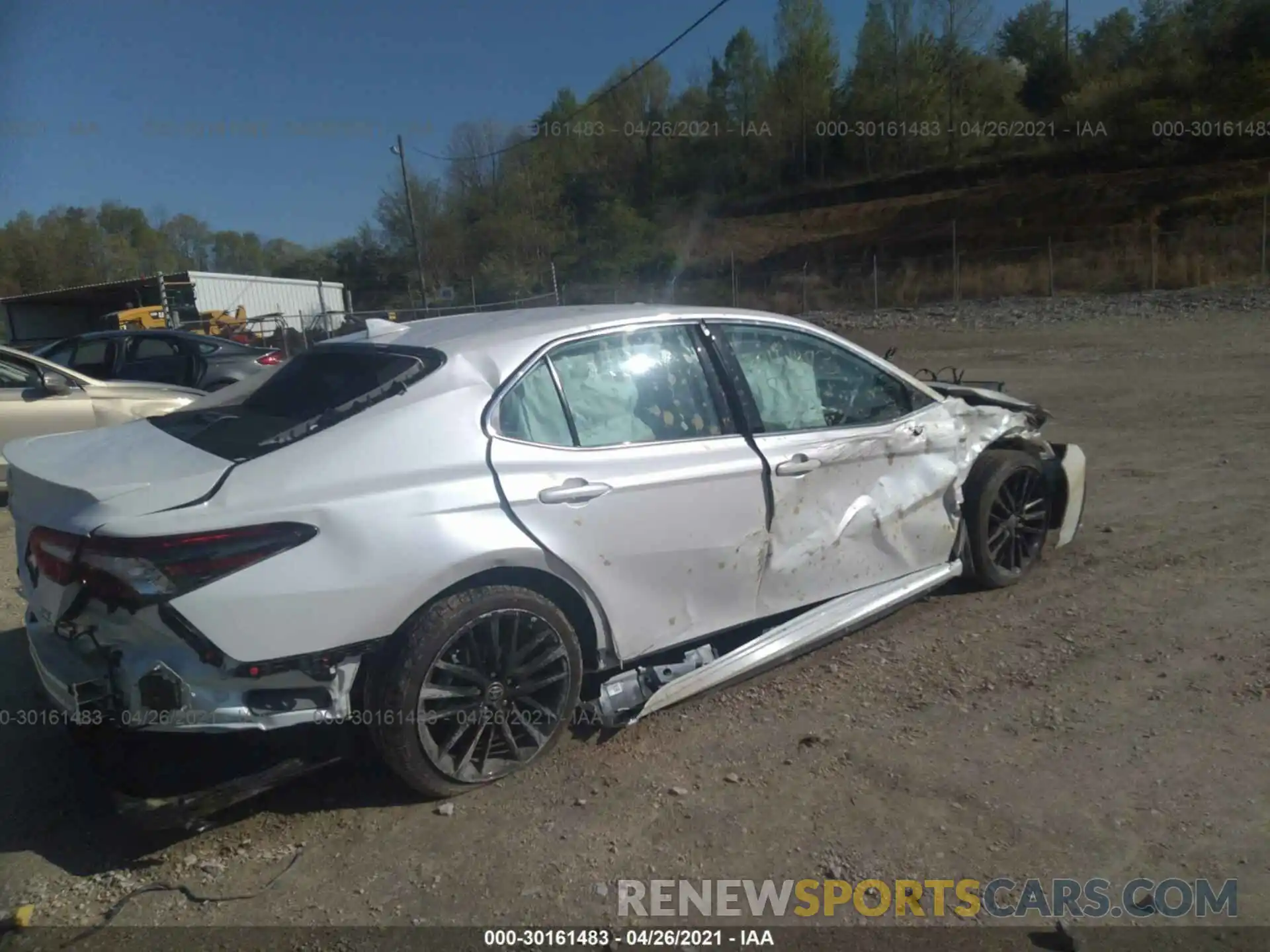 4 Photograph of a damaged car 4T1K31AK5MU551508 TOYOTA CAMRY 2021