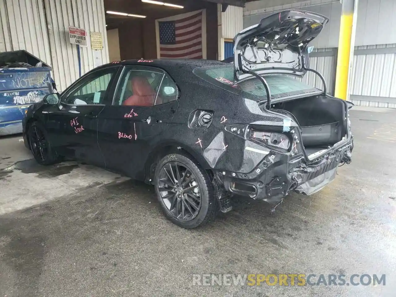 3 Photograph of a damaged car 4T1K31AK5MU560256 TOYOTA CAMRY 2021