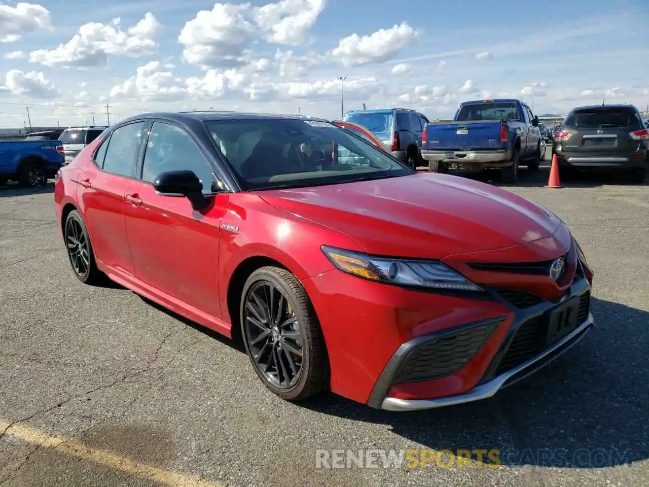 1 Photograph of a damaged car 4T1K31AK6MU021693 TOYOTA CAMRY 2021