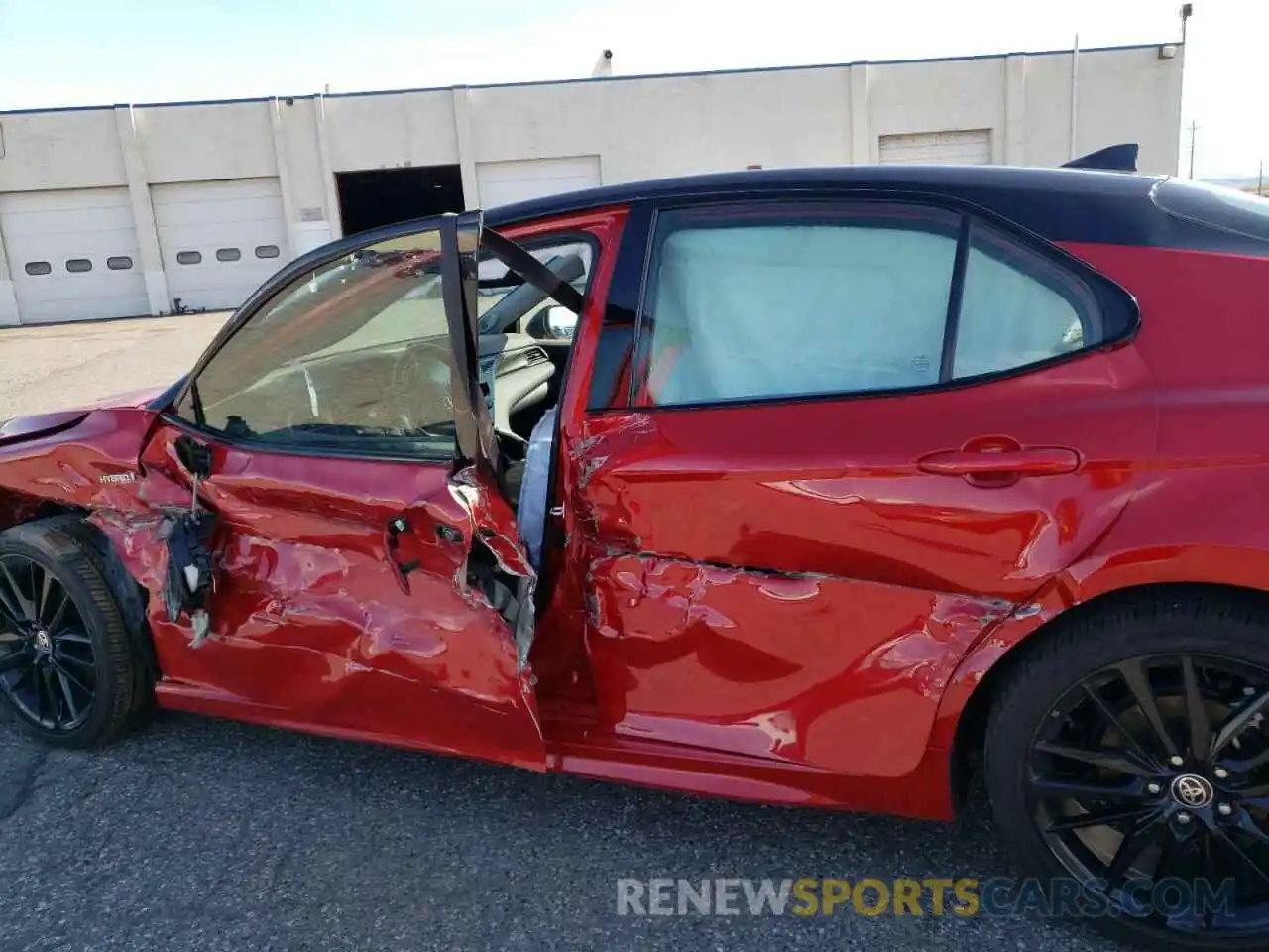 9 Photograph of a damaged car 4T1K31AK6MU021693 TOYOTA CAMRY 2021