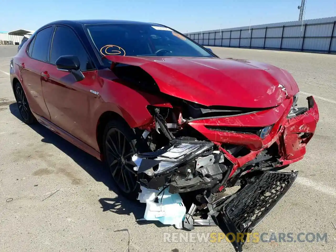 1 Photograph of a damaged car 4T1K31AK6MU028417 TOYOTA CAMRY 2021