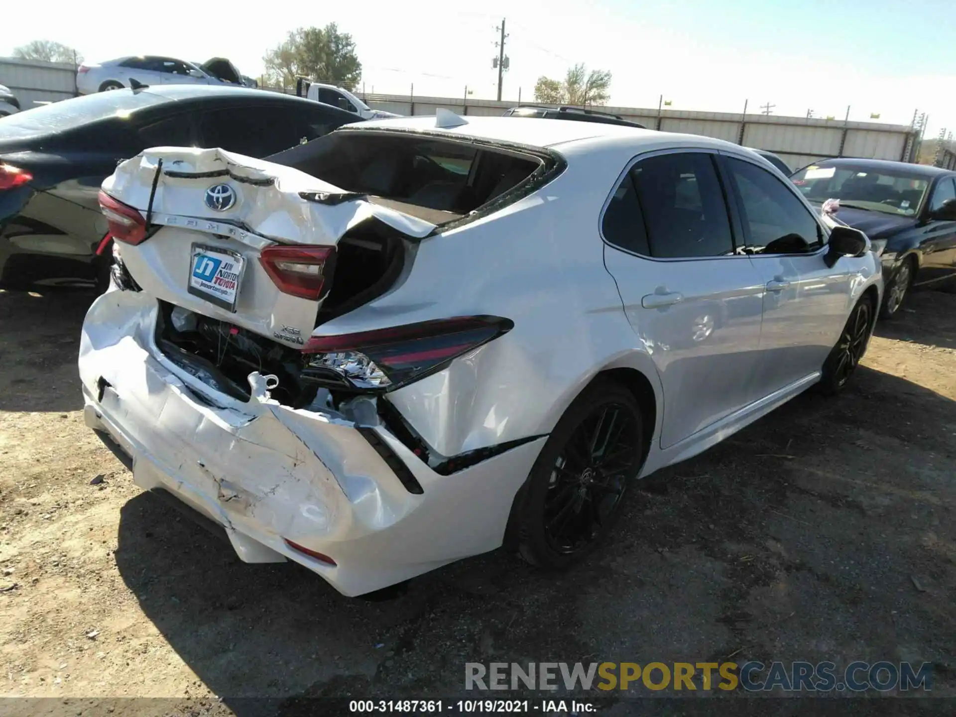 4 Photograph of a damaged car 4T1K31AK6MU566888 TOYOTA CAMRY 2021