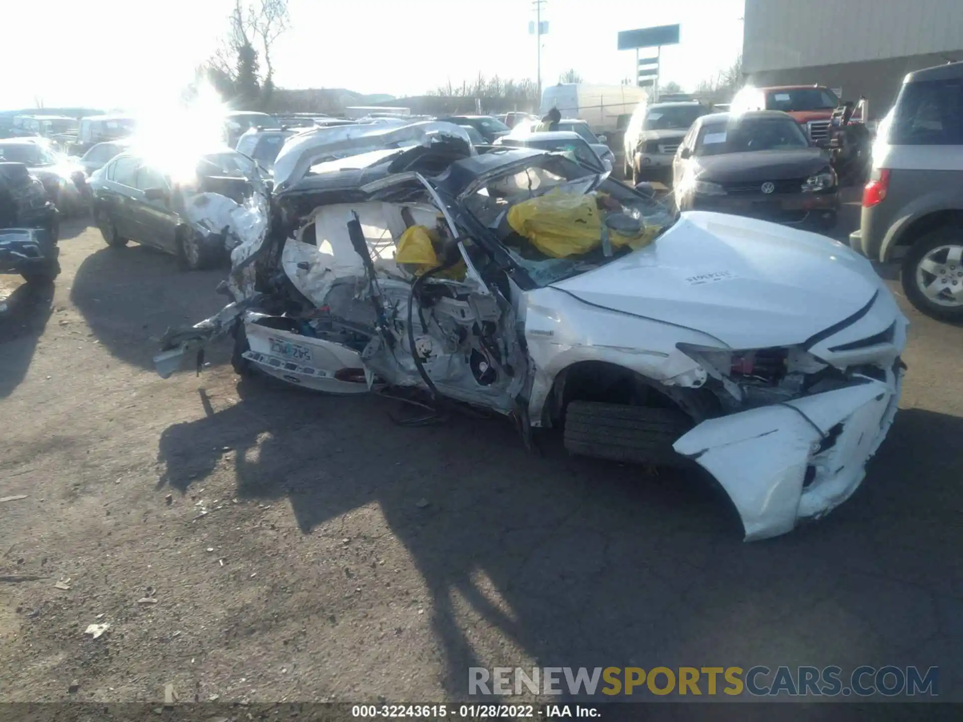 1 Photograph of a damaged car 4T1K31AK7MU020052 TOYOTA CAMRY 2021