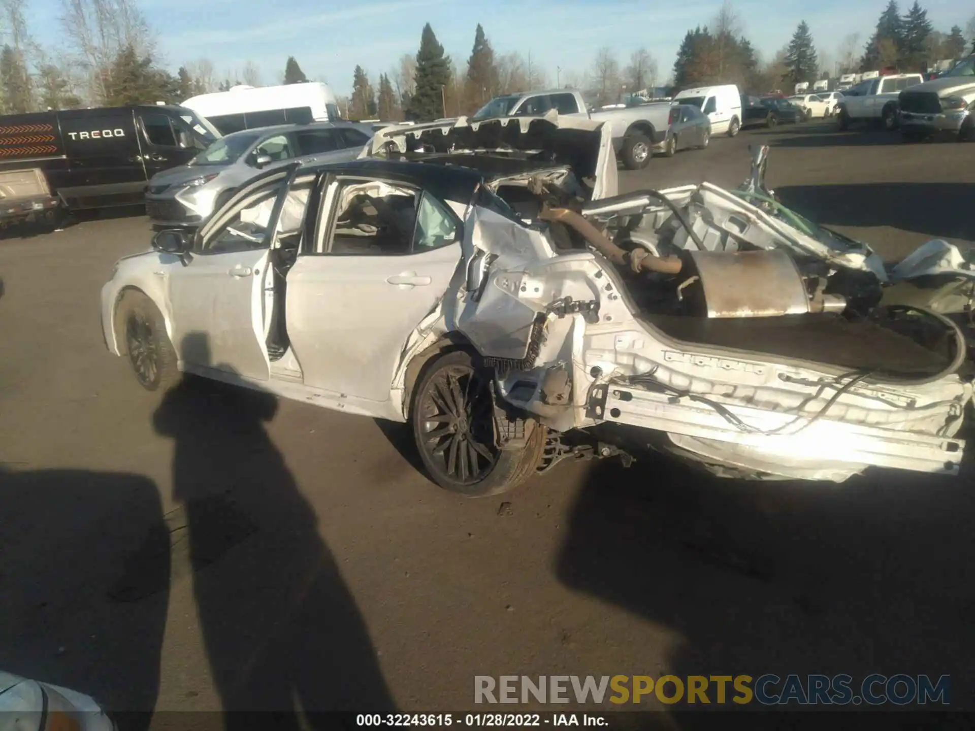 3 Photograph of a damaged car 4T1K31AK7MU020052 TOYOTA CAMRY 2021