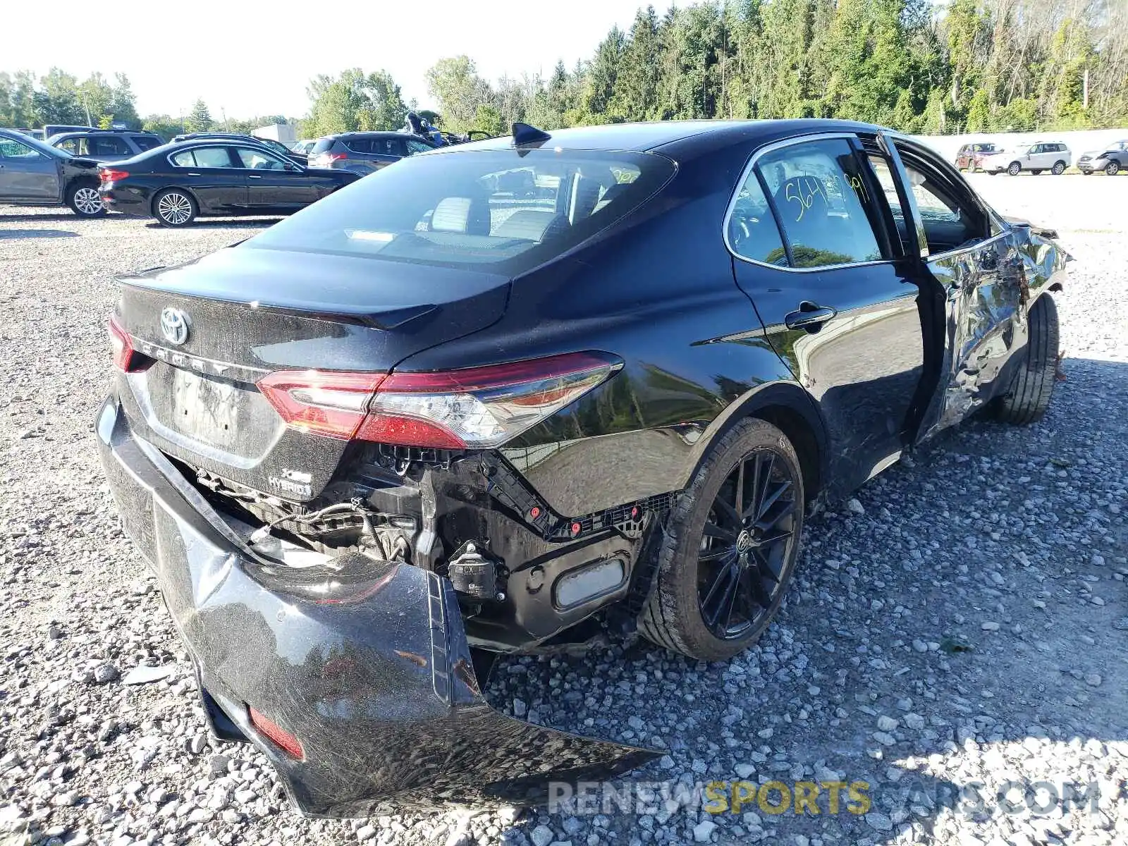 4 Photograph of a damaged car 4T1K31AK7MU023078 TOYOTA CAMRY 2021