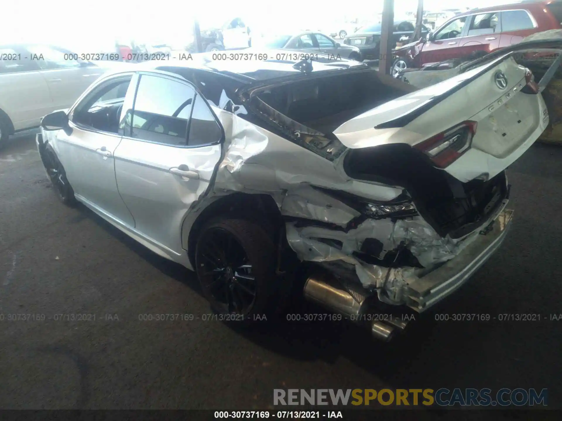 3 Photograph of a damaged car 4T1K31AK7MU024327 TOYOTA CAMRY 2021