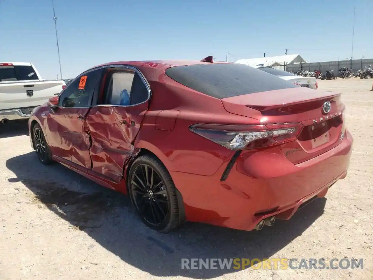 3 Photograph of a damaged car 4T1K31AK7MU031312 TOYOTA CAMRY 2021