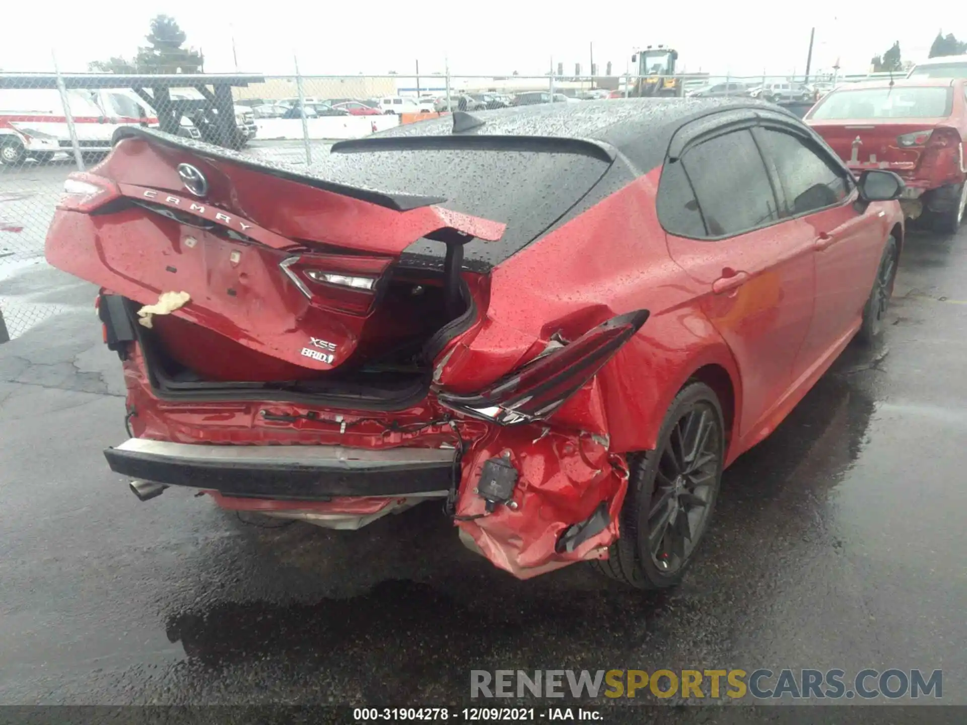 4 Photograph of a damaged car 4T1K31AK8MU024787 TOYOTA CAMRY 2021