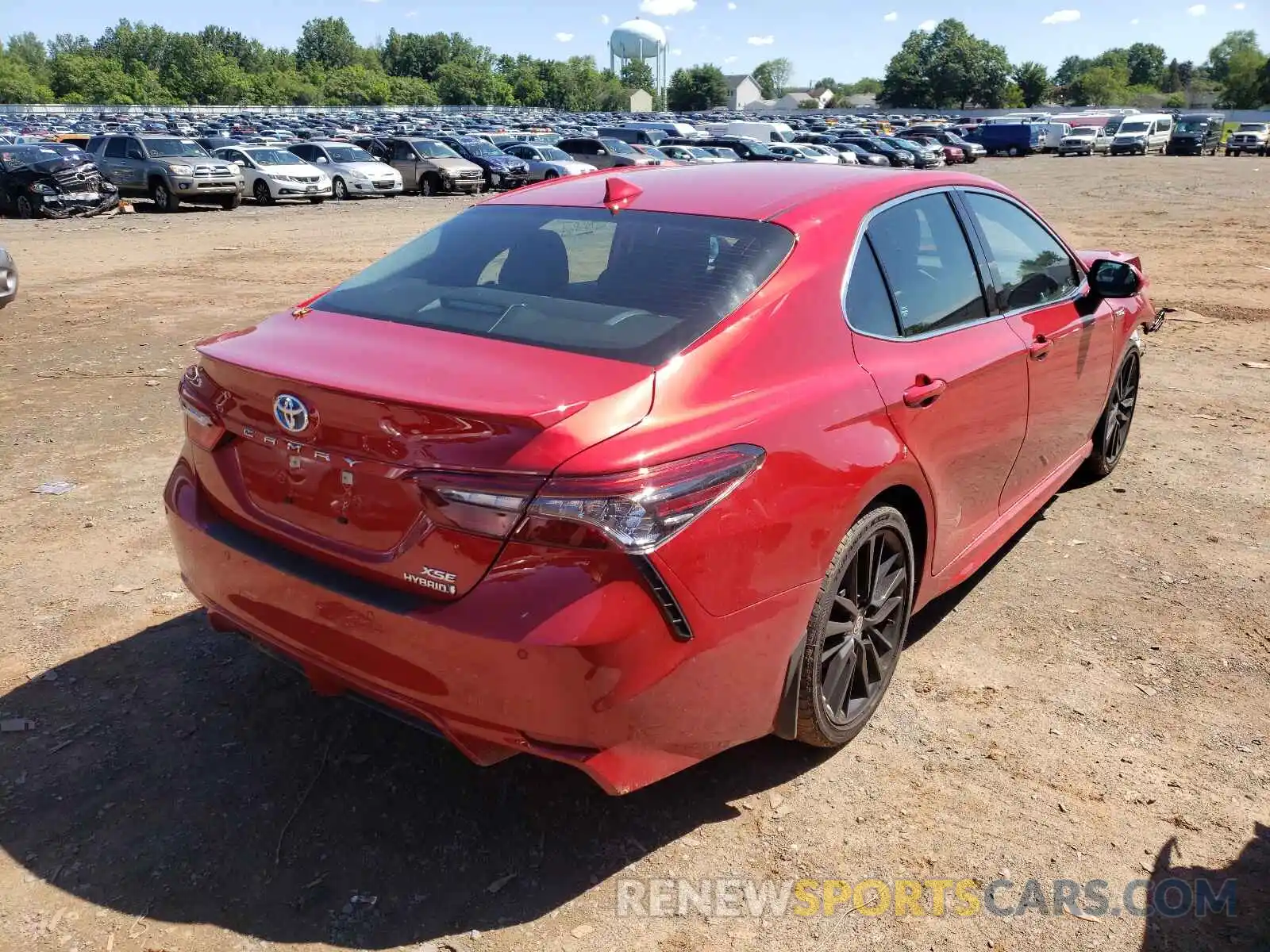 4 Photograph of a damaged car 4T1K31AK8MU025423 TOYOTA CAMRY 2021