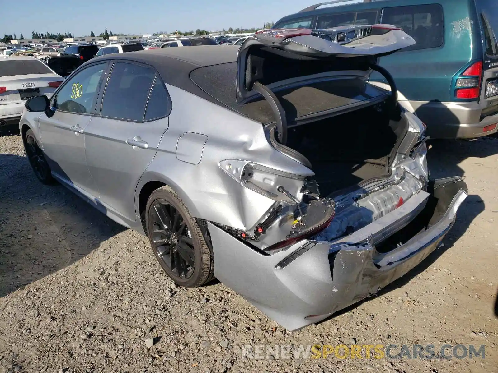 3 Photograph of a damaged car 4T1K31AK8MU026412 TOYOTA CAMRY 2021