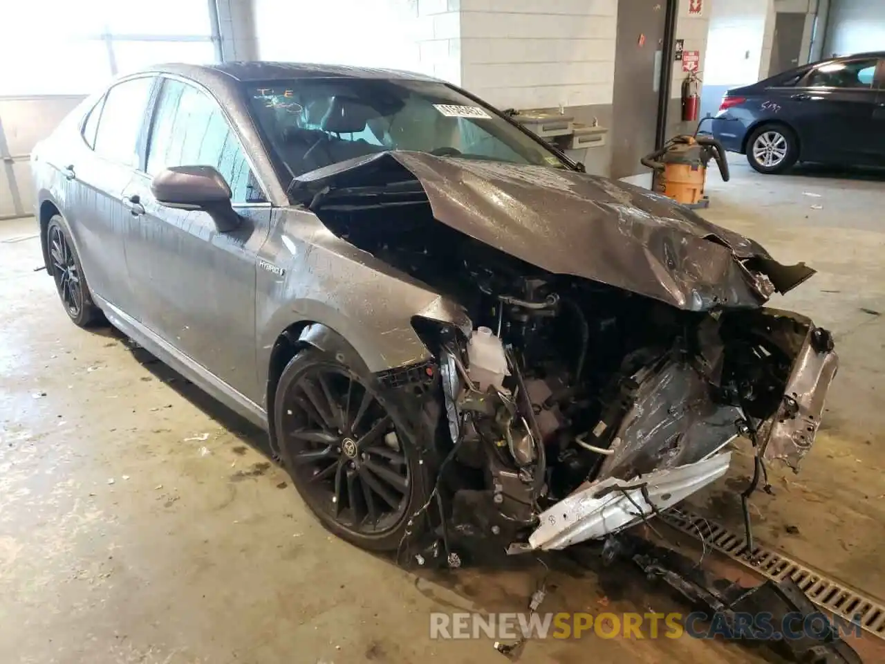 1 Photograph of a damaged car 4T1K31AK9MU557604 TOYOTA CAMRY 2021