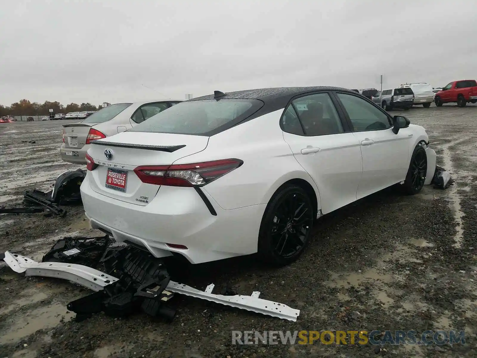 4 Photograph of a damaged car 4T1K31AKXMU020062 TOYOTA CAMRY 2021