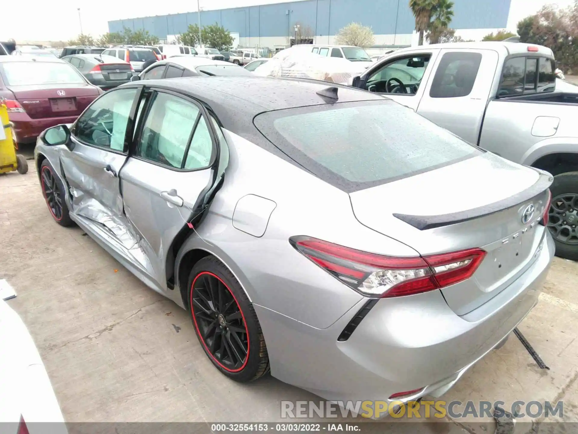 3 Photograph of a damaged car 4T1K31AKXMU021390 TOYOTA CAMRY 2021