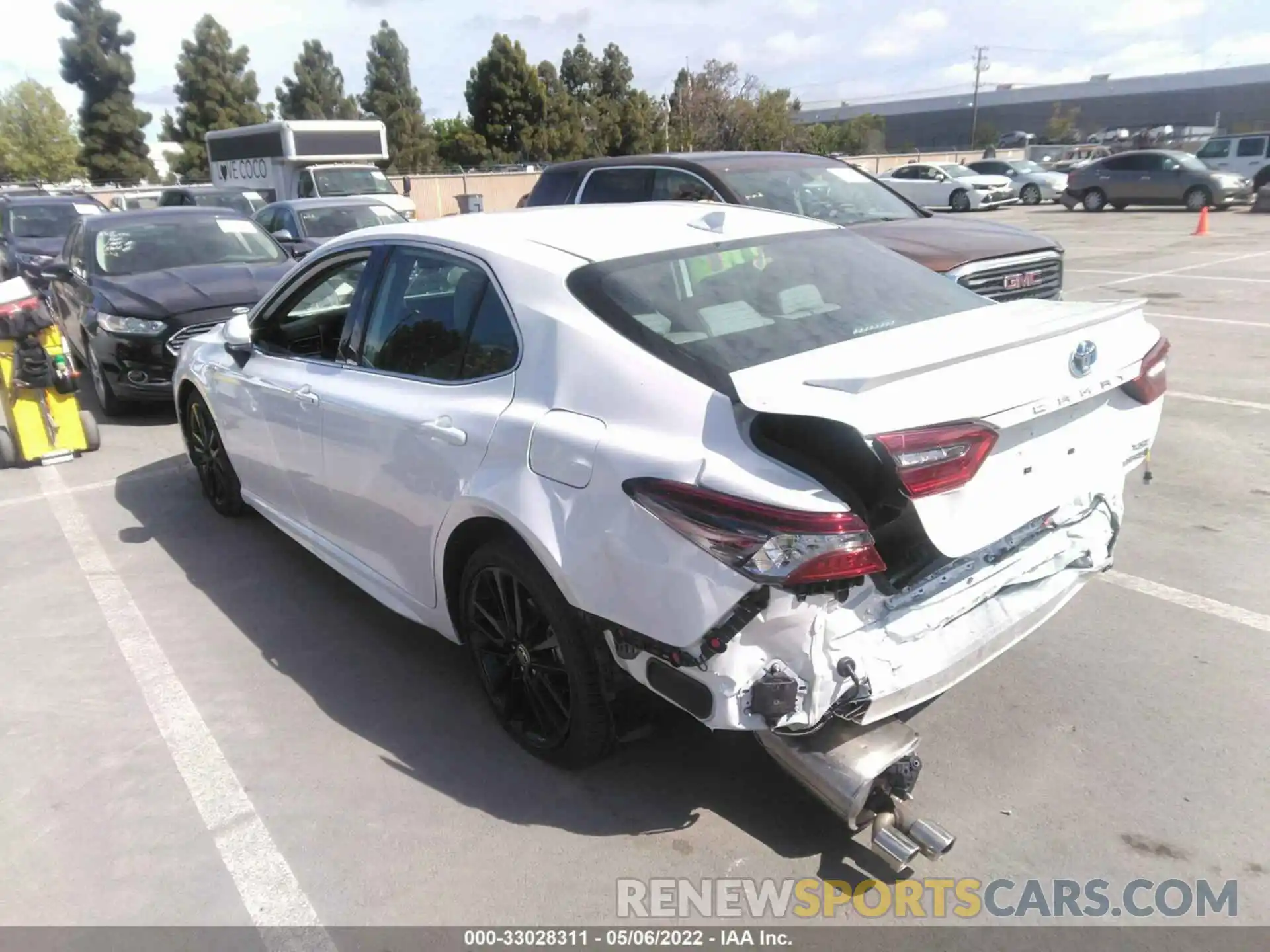 3 Photograph of a damaged car 4T1K31AKXMU022572 TOYOTA CAMRY 2021