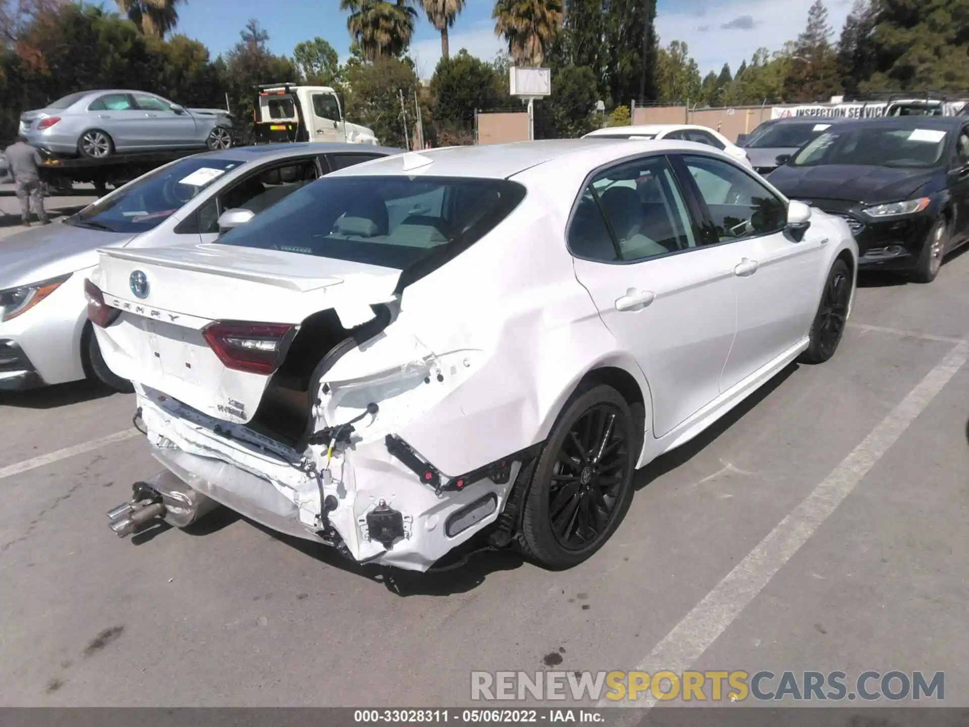 4 Photograph of a damaged car 4T1K31AKXMU022572 TOYOTA CAMRY 2021