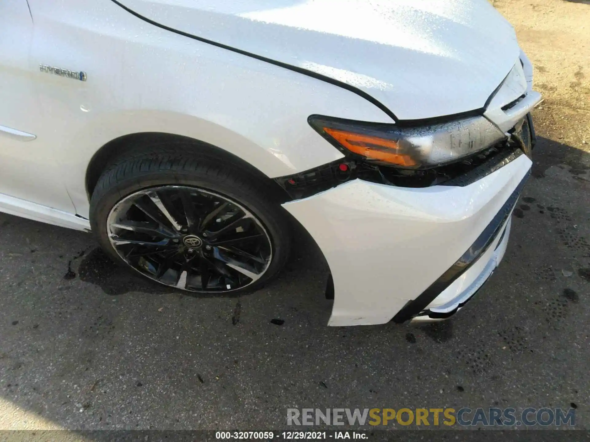 6 Photograph of a damaged car 4T1K31AKXMU023740 TOYOTA CAMRY 2021