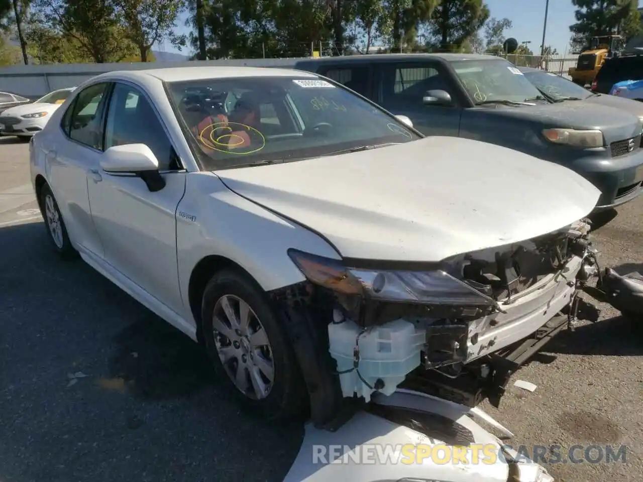 1 Photograph of a damaged car 4T1K31AKXMU023981 TOYOTA CAMRY 2021