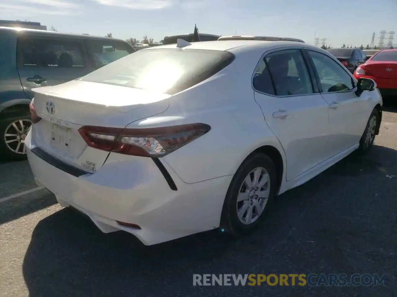 4 Photograph of a damaged car 4T1K31AKXMU023981 TOYOTA CAMRY 2021