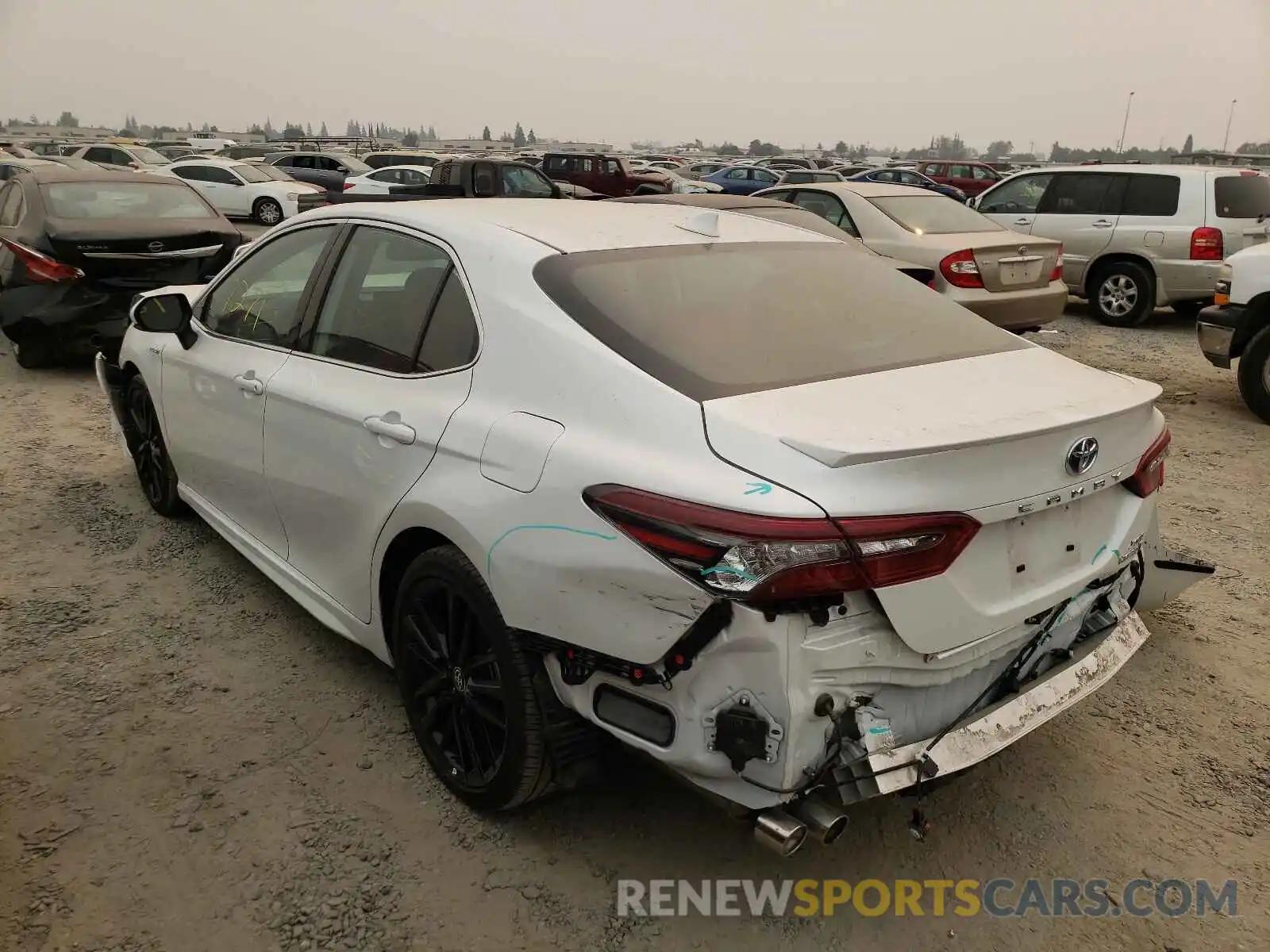 3 Photograph of a damaged car 4T1K31AKXMU549737 TOYOTA CAMRY 2021