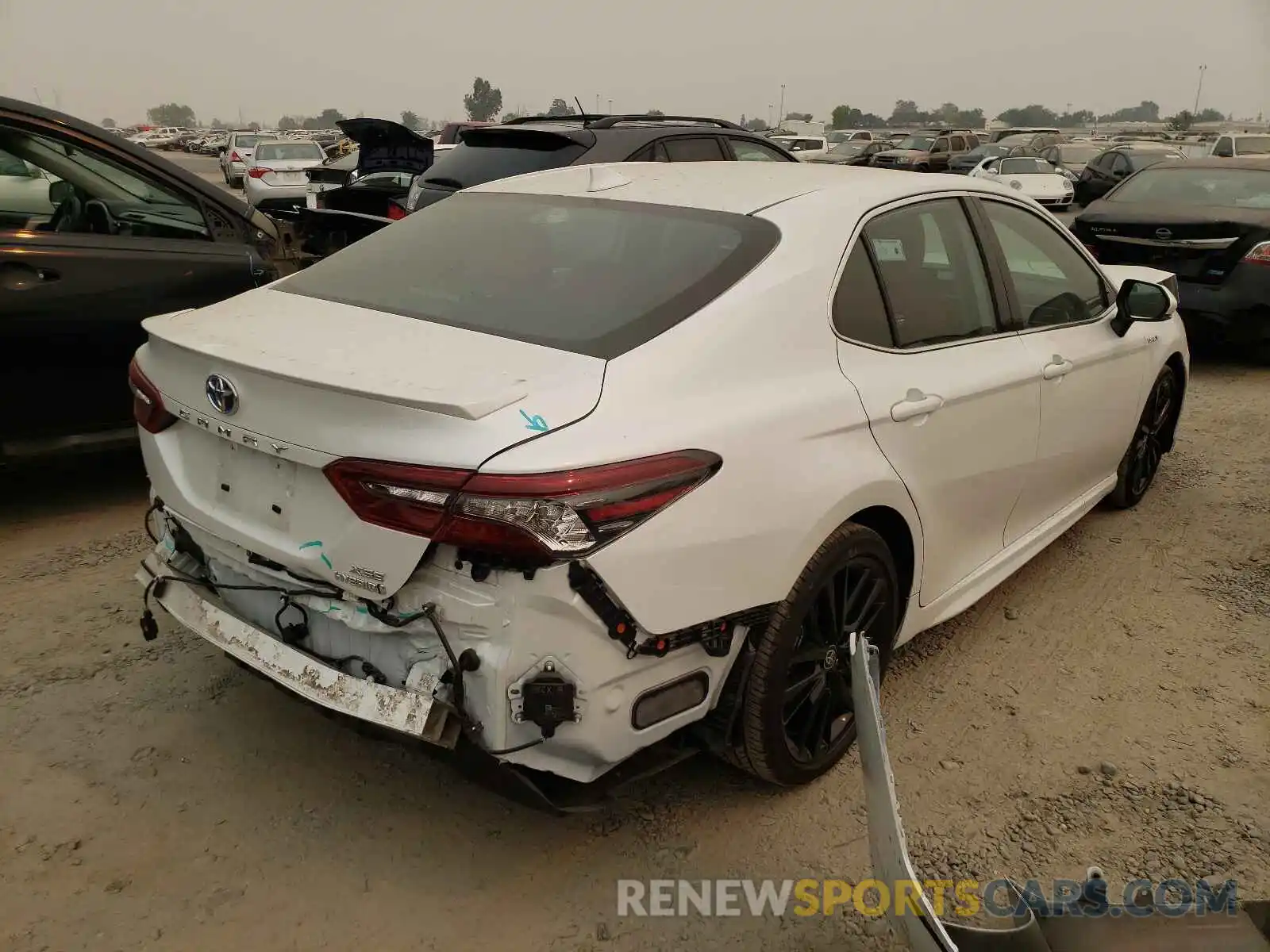 4 Photograph of a damaged car 4T1K31AKXMU549737 TOYOTA CAMRY 2021