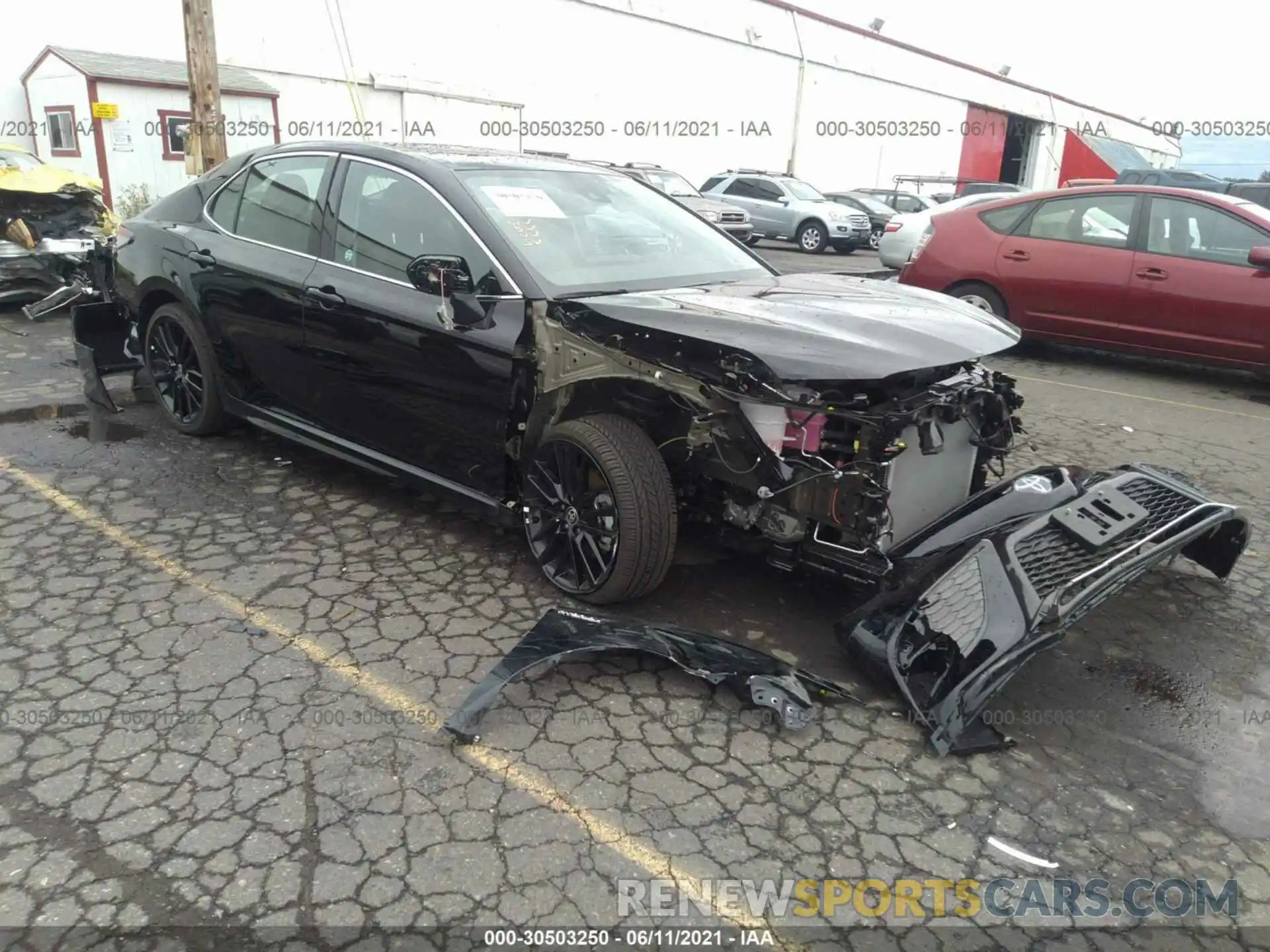 1 Photograph of a damaged car 4T1K31AKXMU551097 TOYOTA CAMRY 2021