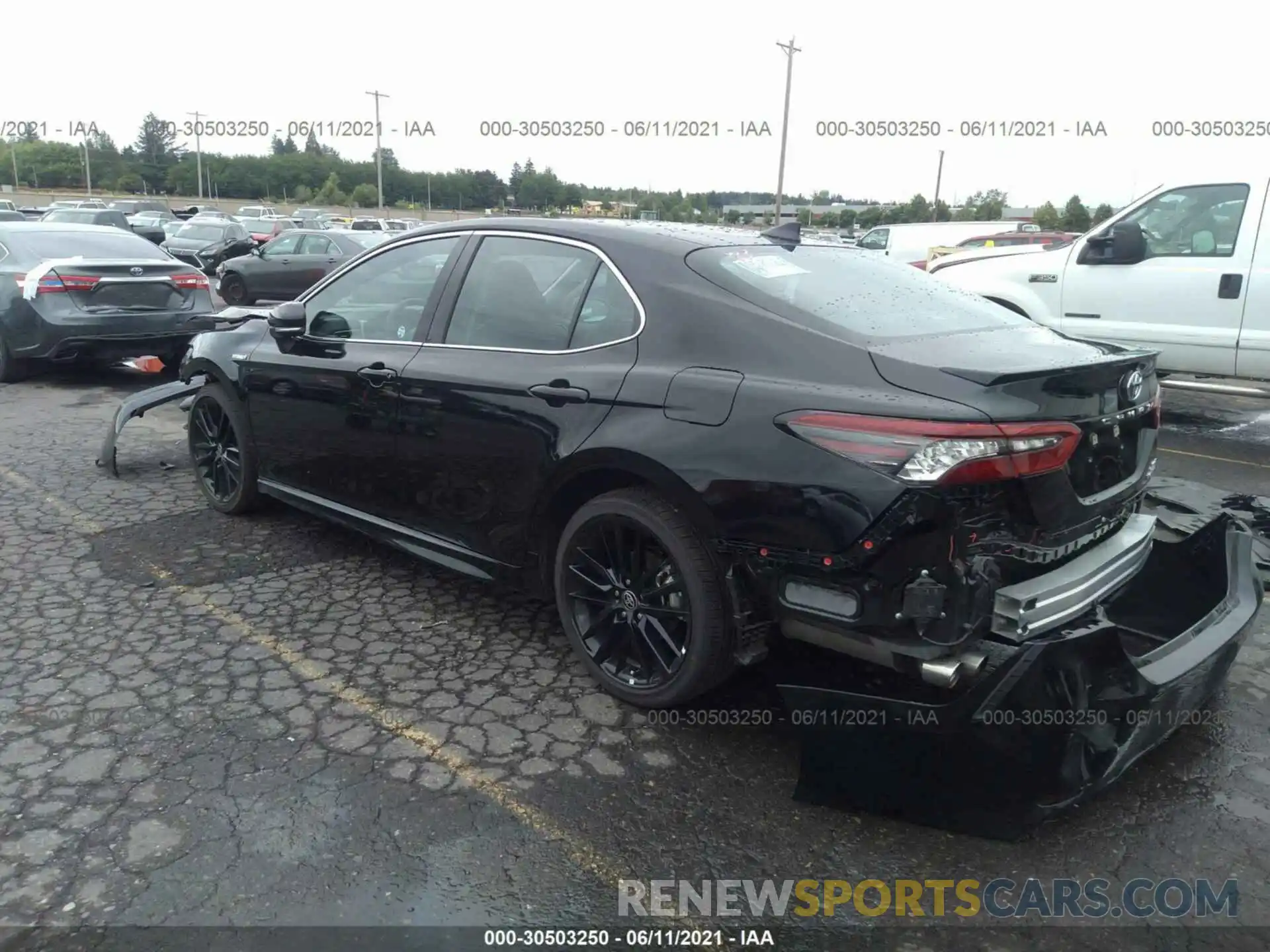 3 Photograph of a damaged car 4T1K31AKXMU551097 TOYOTA CAMRY 2021