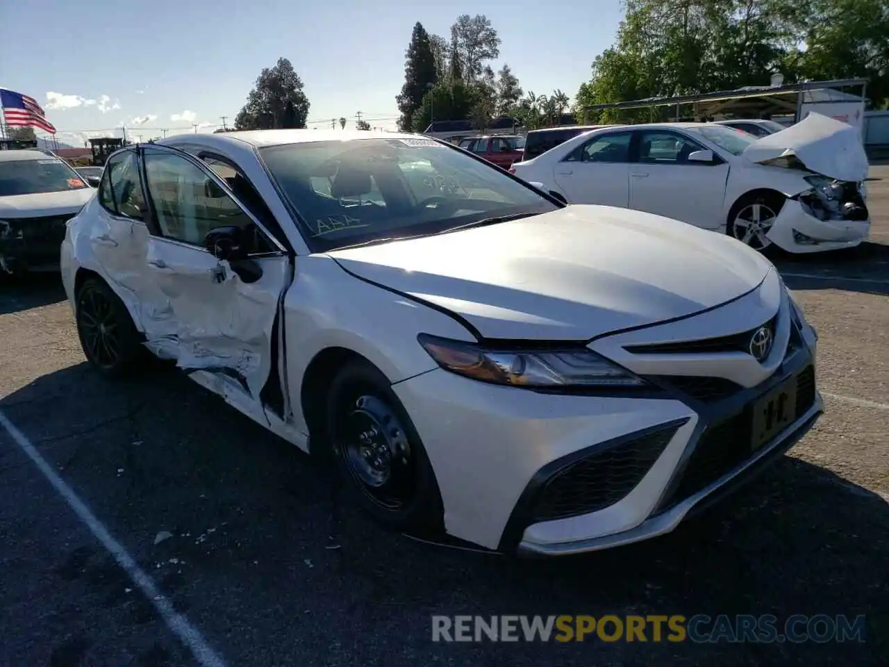 1 Photograph of a damaged car 4T1K61AK0MU423412 TOYOTA CAMRY 2021