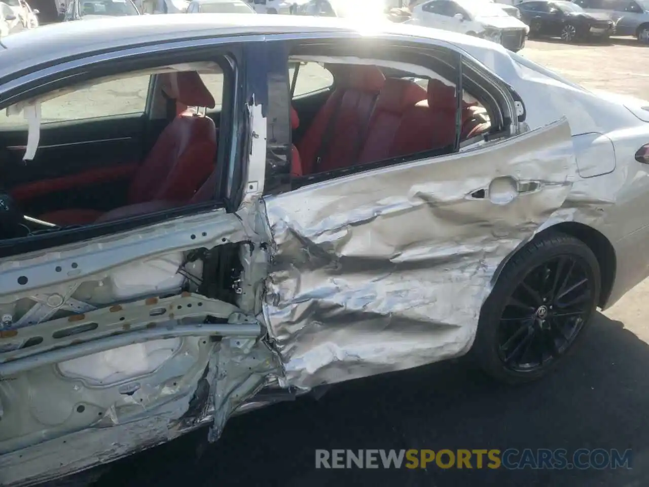 10 Photograph of a damaged car 4T1K61AK0MU444258 TOYOTA CAMRY 2021