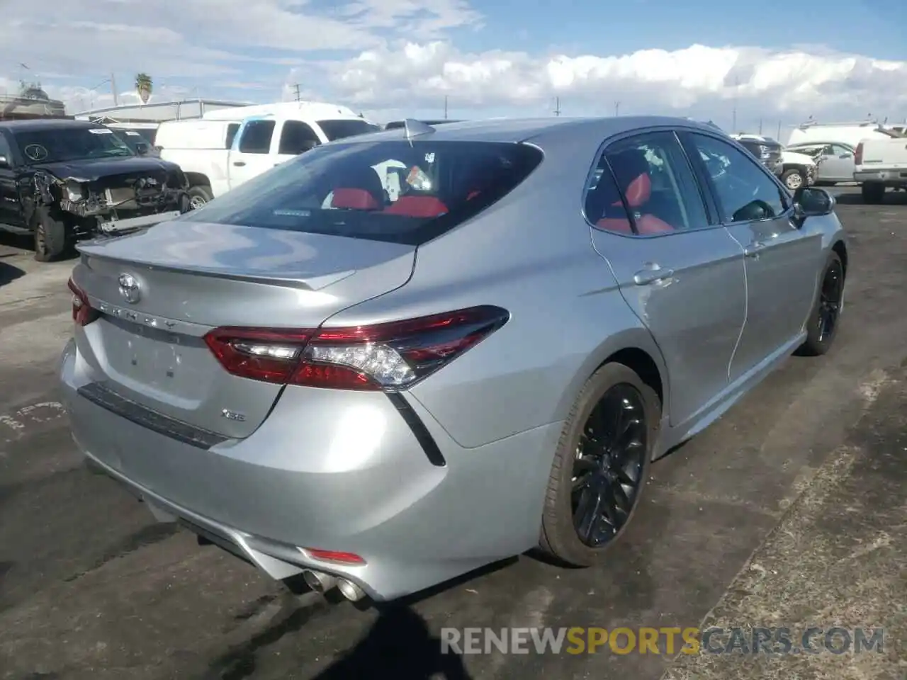 4 Photograph of a damaged car 4T1K61AK0MU444258 TOYOTA CAMRY 2021