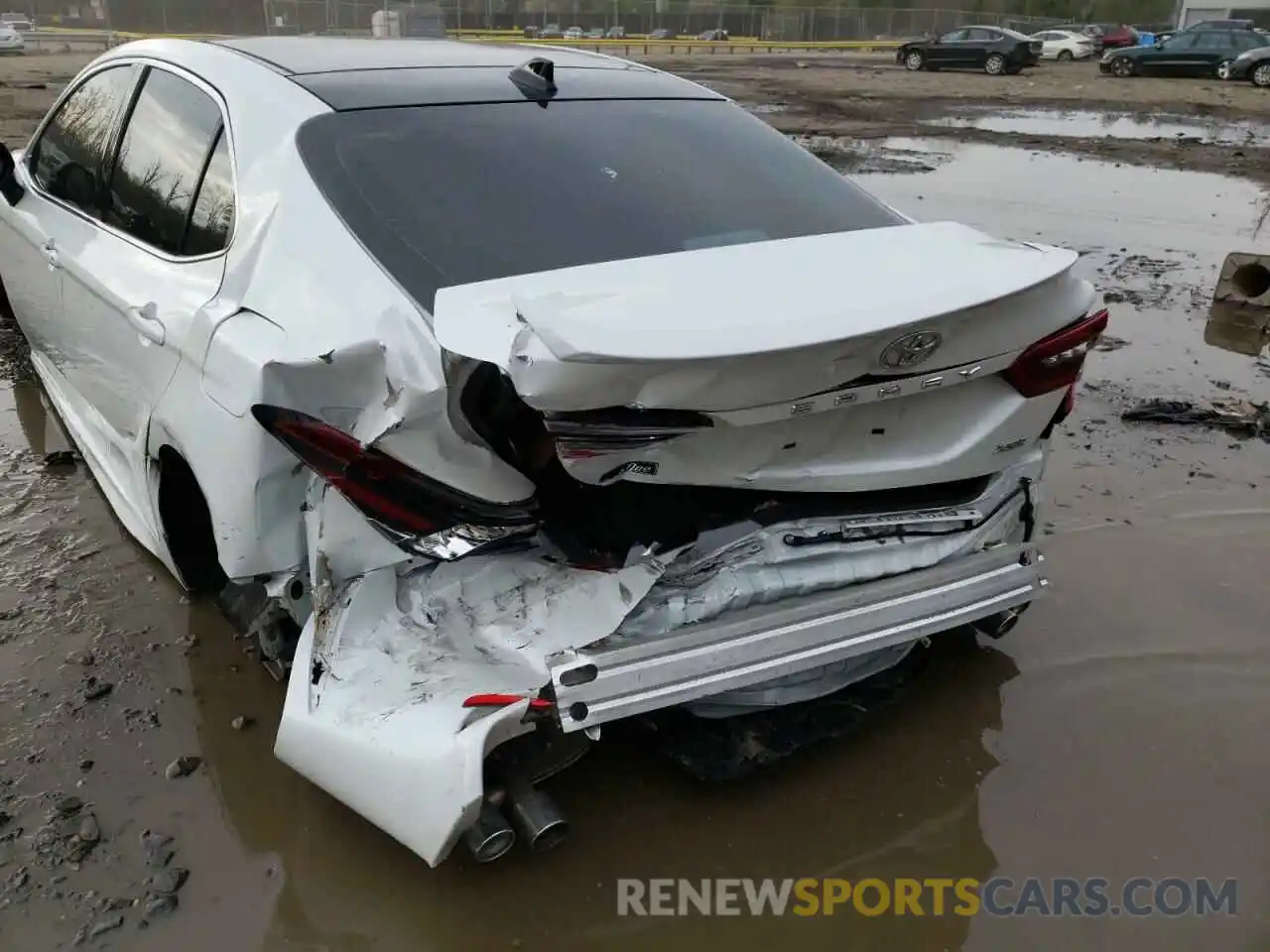 9 Photograph of a damaged car 4T1K61AK0MU455616 TOYOTA CAMRY 2021