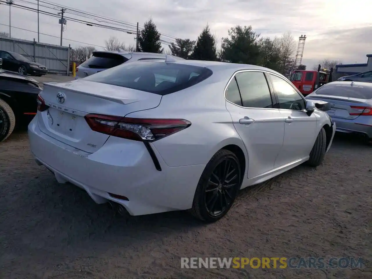 4 Photograph of a damaged car 4T1K61AK0MU516138 TOYOTA CAMRY 2021