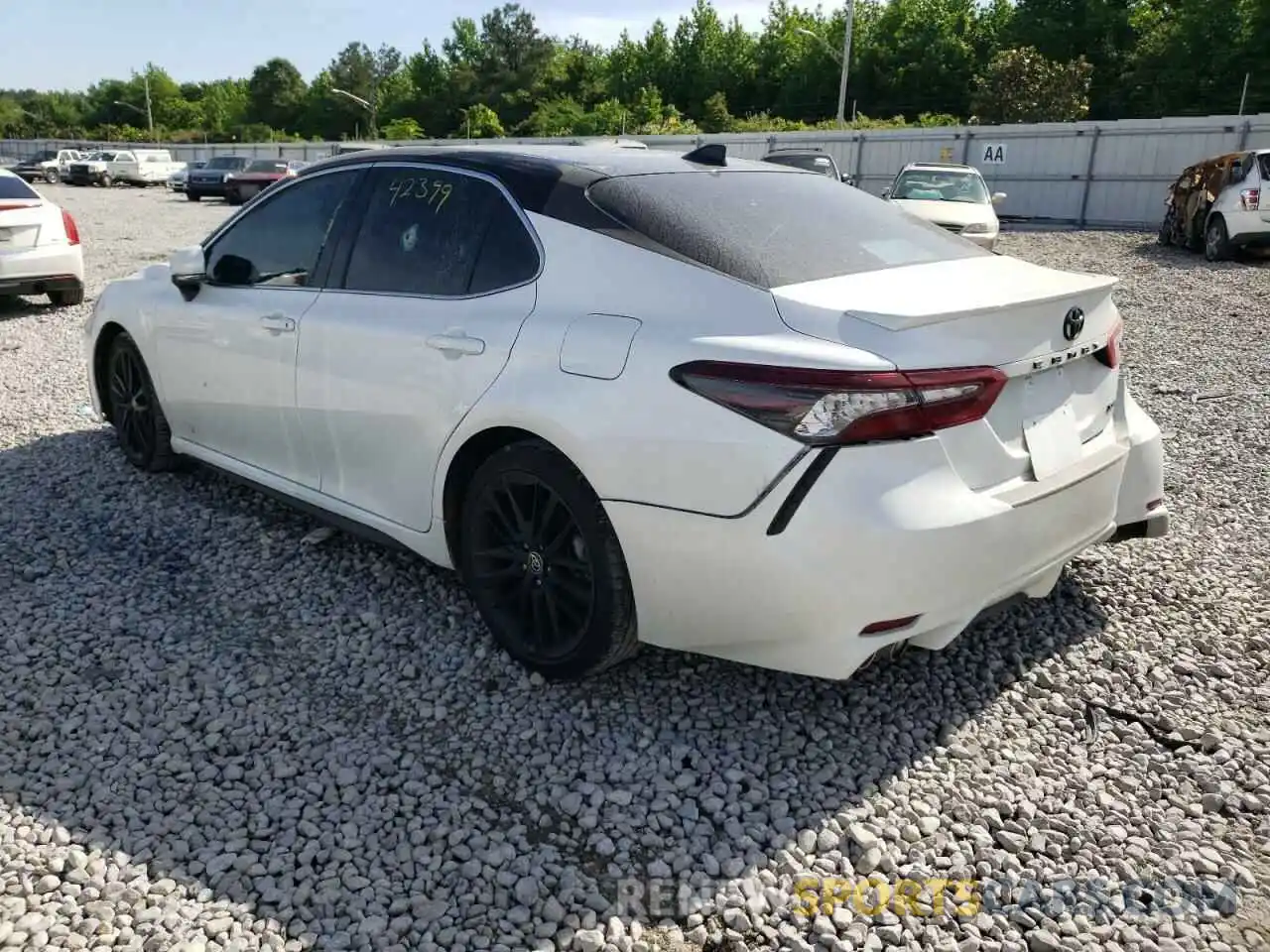 3 Photograph of a damaged car 4T1K61AK0MU520870 TOYOTA CAMRY 2021