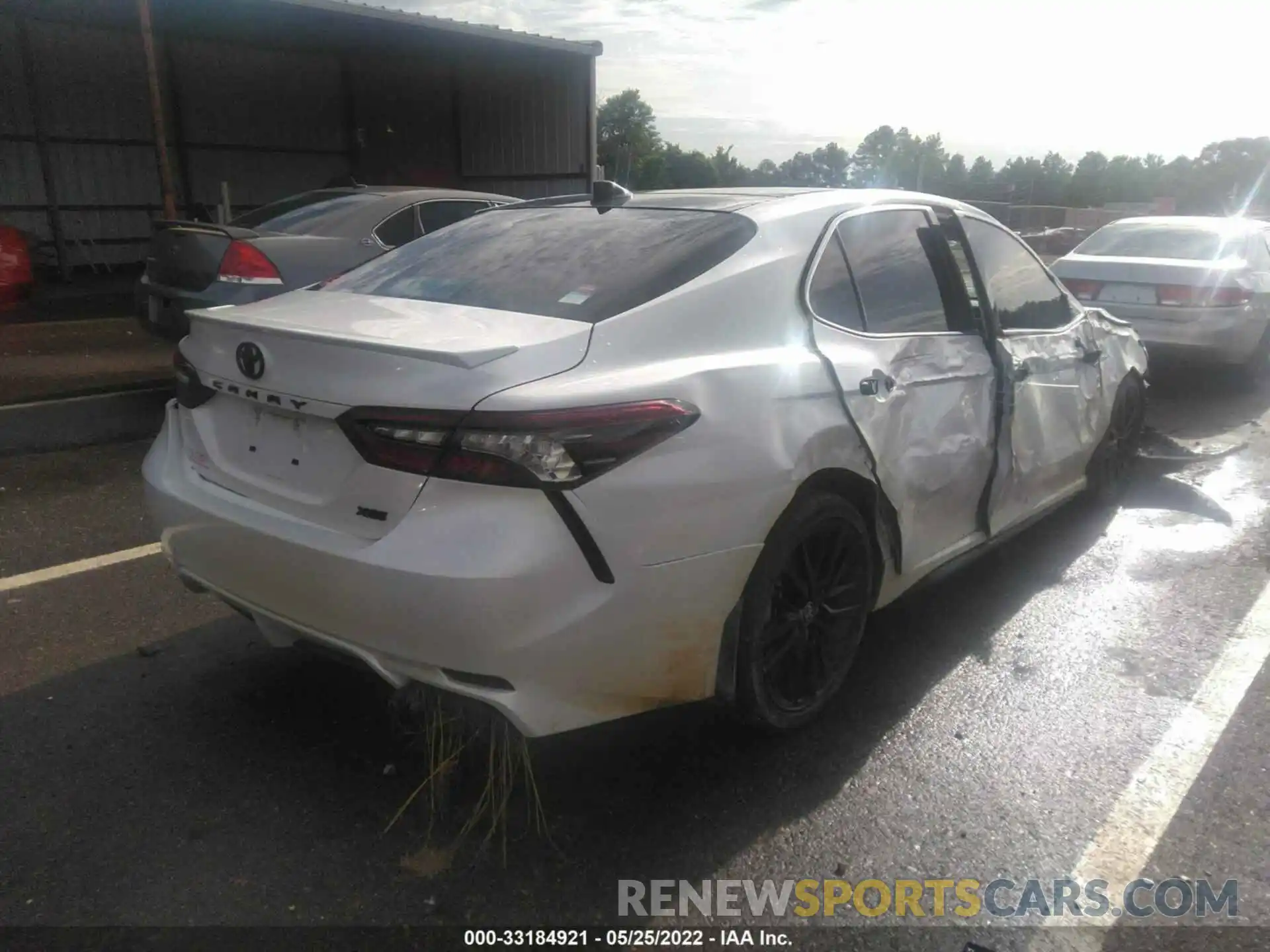 4 Photograph of a damaged car 4T1K61AK0MU525096 TOYOTA CAMRY 2021