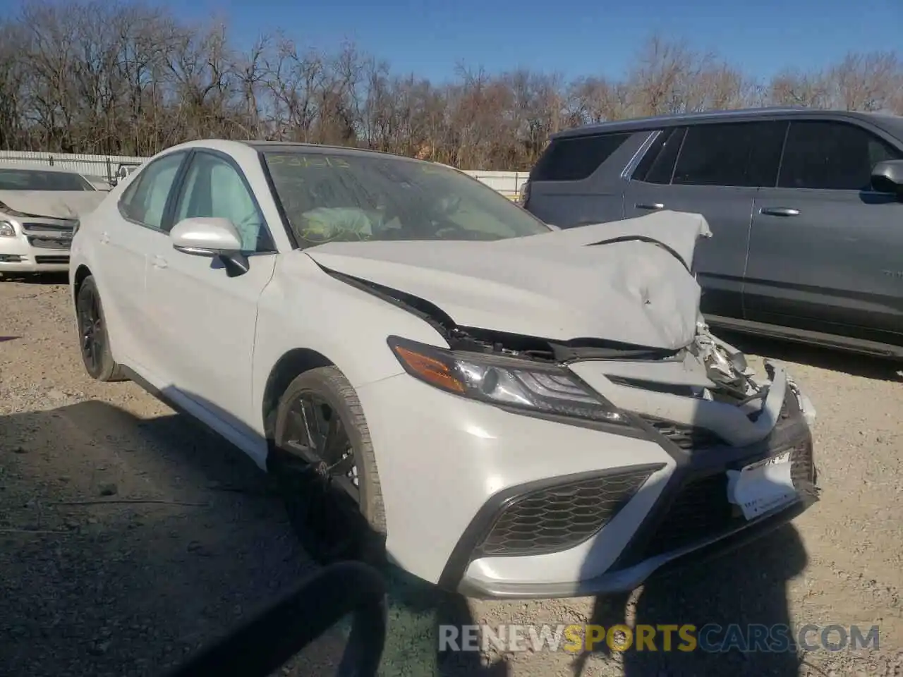 1 Photograph of a damaged car 4T1K61AK0MU531013 TOYOTA CAMRY 2021