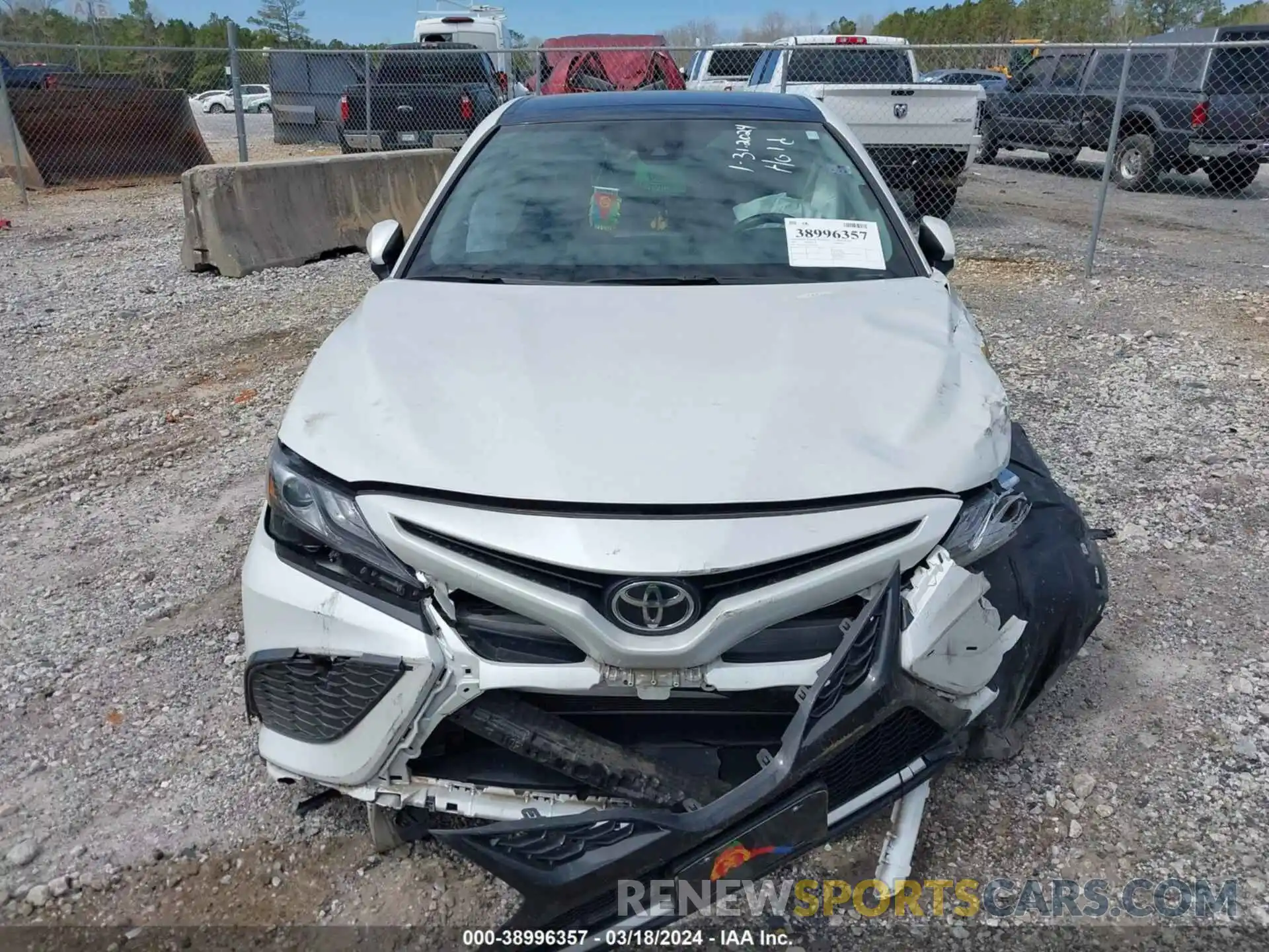 11 Photograph of a damaged car 4T1K61AK0MU535658 TOYOTA CAMRY 2021