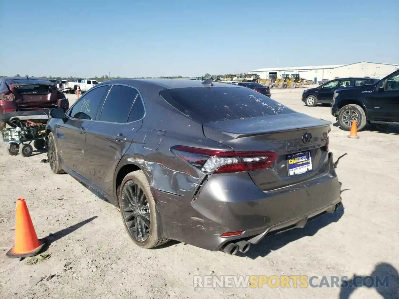 3 Photograph of a damaged car 4T1K61AK0MU567896 TOYOTA CAMRY 2021