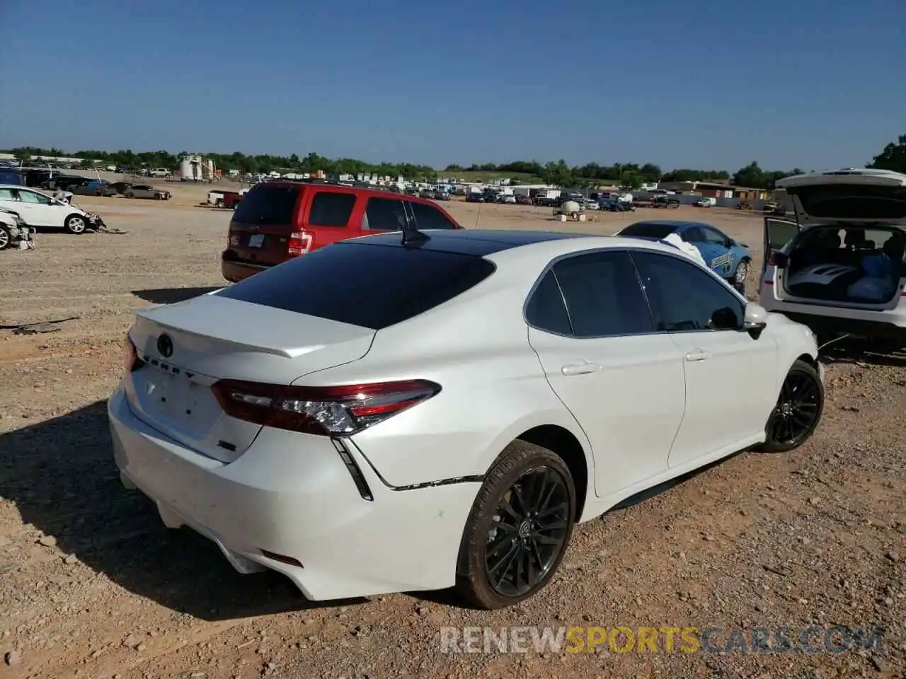 4 Photograph of a damaged car 4T1K61AK0MU595794 TOYOTA CAMRY 2021