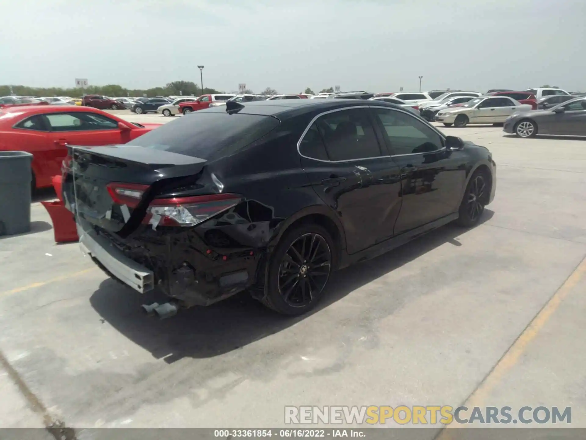 4 Photograph of a damaged car 4T1K61AK0MU608687 TOYOTA CAMRY 2021