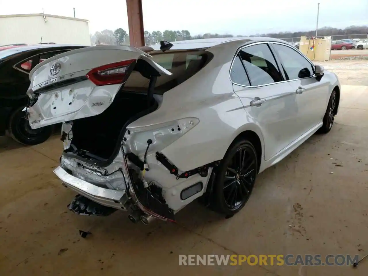 4 Photograph of a damaged car 4T1K61AK0MU610018 TOYOTA CAMRY 2021