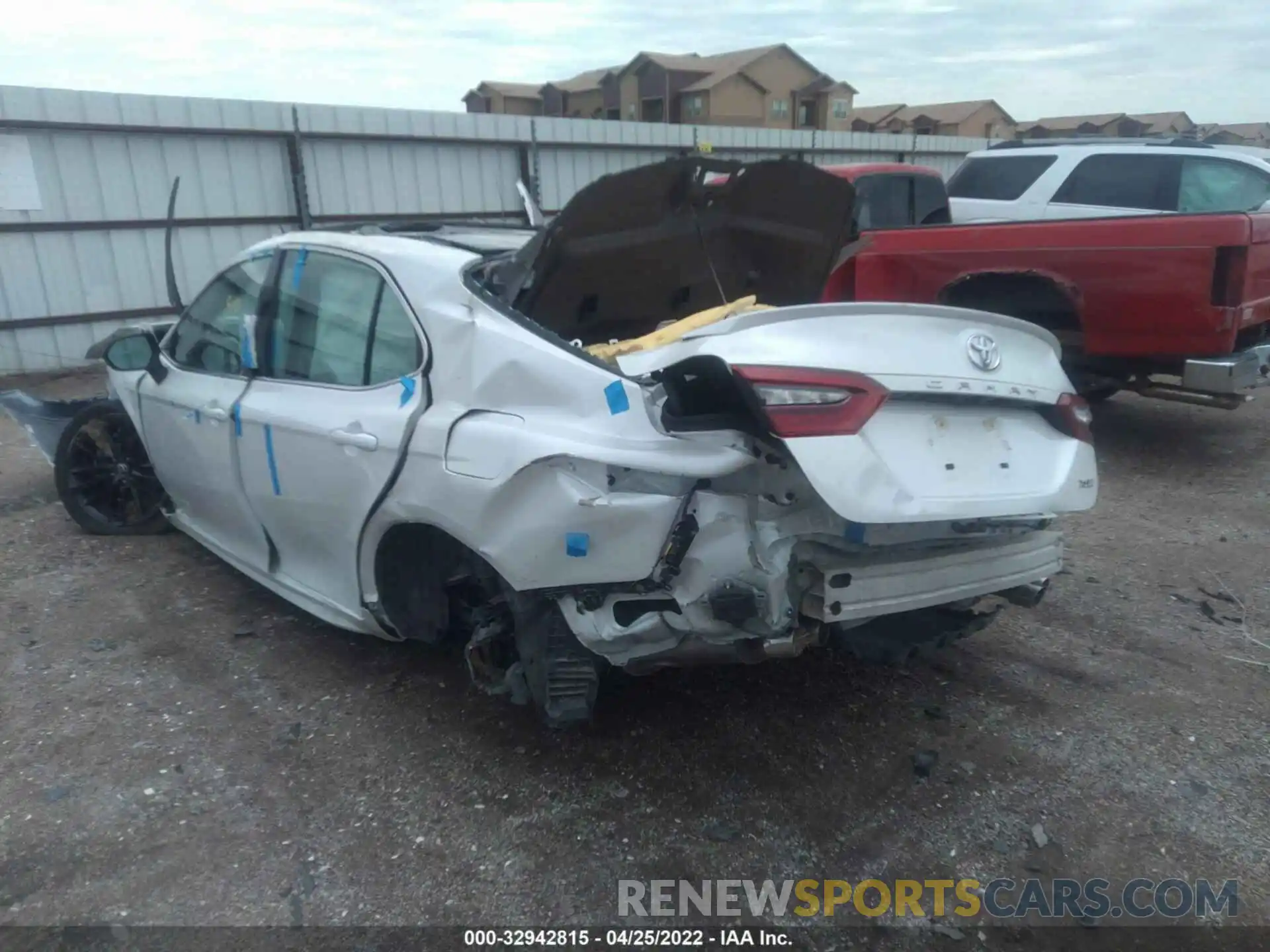 3 Photograph of a damaged car 4T1K61AK1MU411169 TOYOTA CAMRY 2021